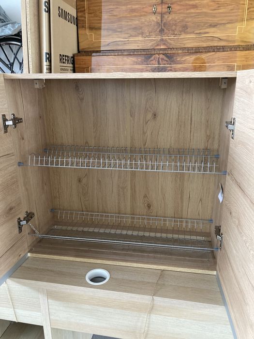 Sprzedam szafkę z ociekaczem na talerze