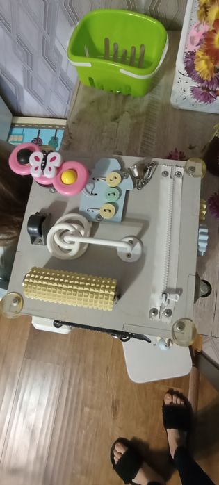 Продаю Бізікуб дитячий