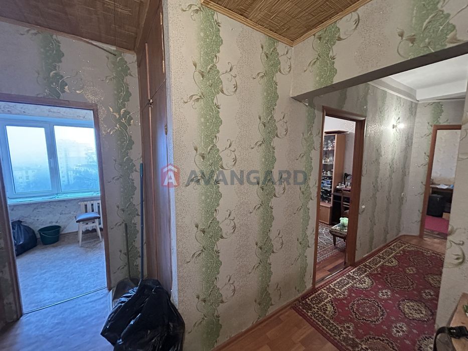 Трикімнатна квартира на Космосі