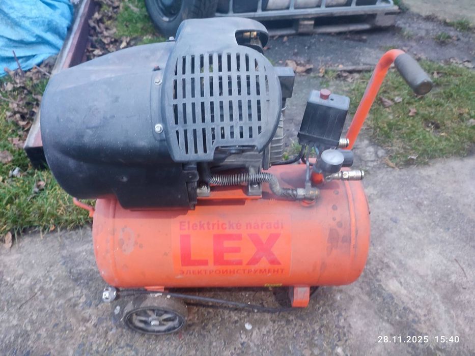 Компресор 2-поршневий LEX LXC50V 50 л, 3.3 кВт, 8 Бар, 220 В (прямий п