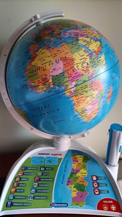 Globo interativo Clementoni