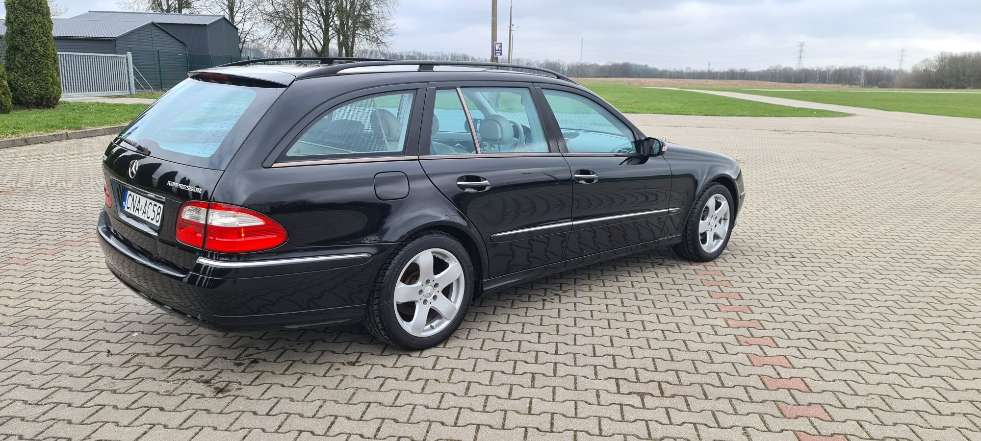 MERCEDES E200  Kompresor