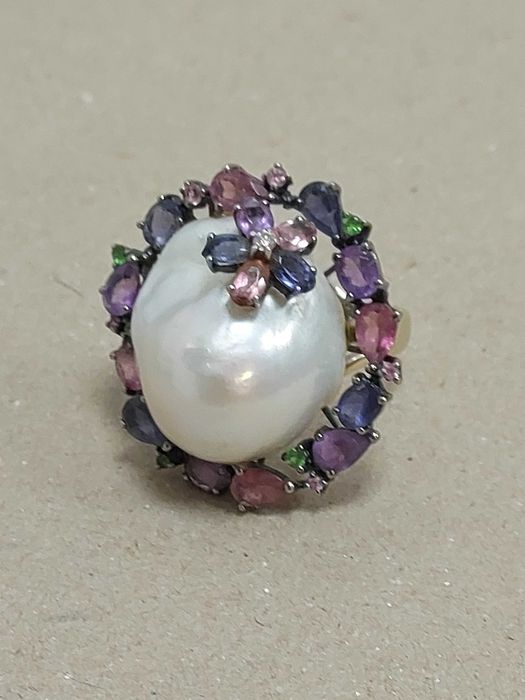 Кольцо золотое 750 проба с большим жемчугом. 19,5 размер. 20 грамм.