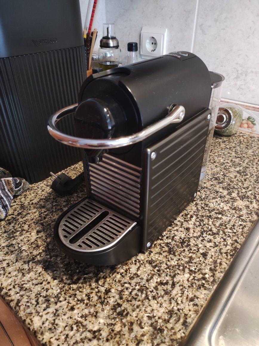 Máquina Nespresso Pixie