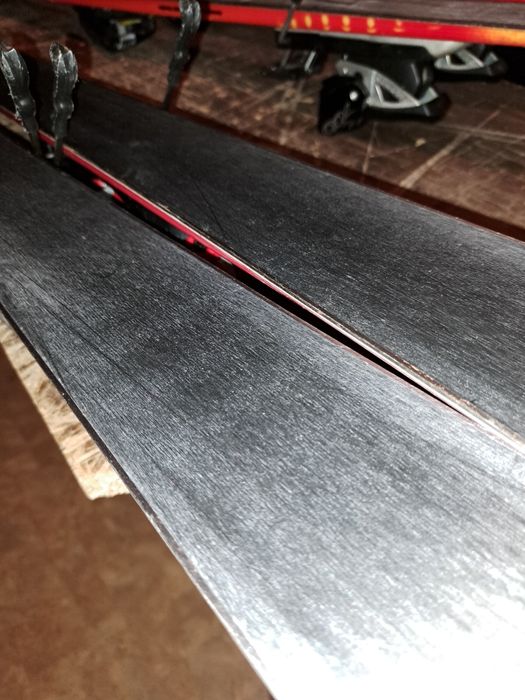 Narty zjazdowe super