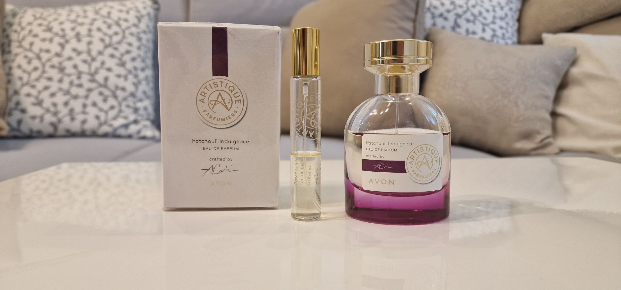 Pachouli Indulgence edp Avon Artistiqe 50ml z ubytkiem i perfumetką