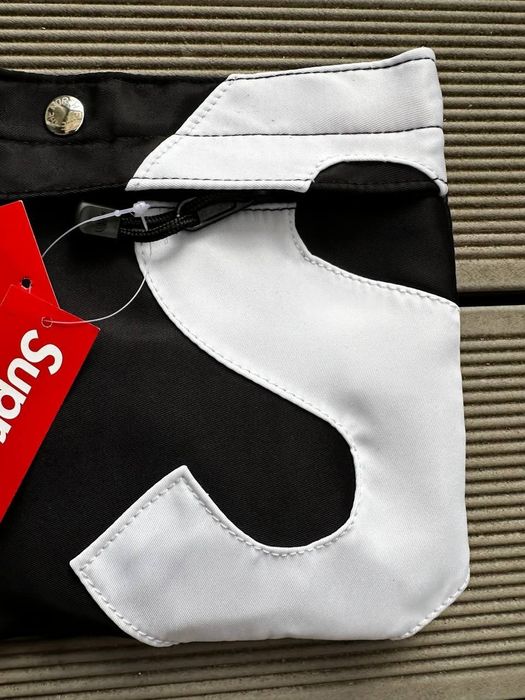 Мессенджер Supreme x The North Face