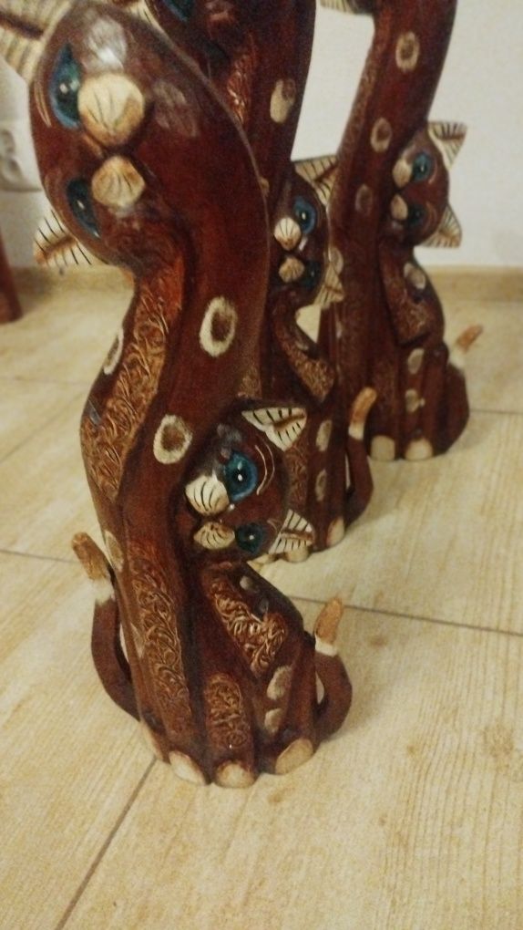 Kotki wykonane z drewna, rzeźbione i malowane ręcznie