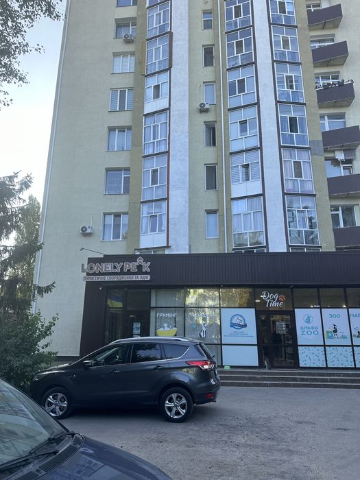 Продається вигідне  комерційне  приміщення в гарній локації