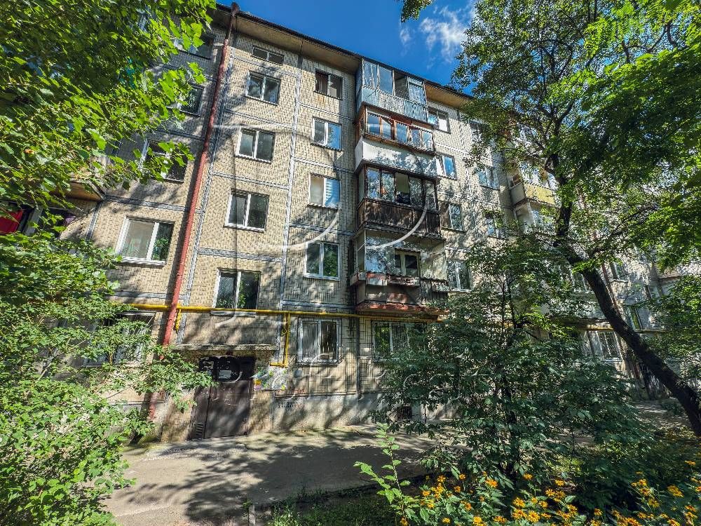Продаж 3 кімн. квартири вул. Василенка 23/Відрадний/Любомира Гузара