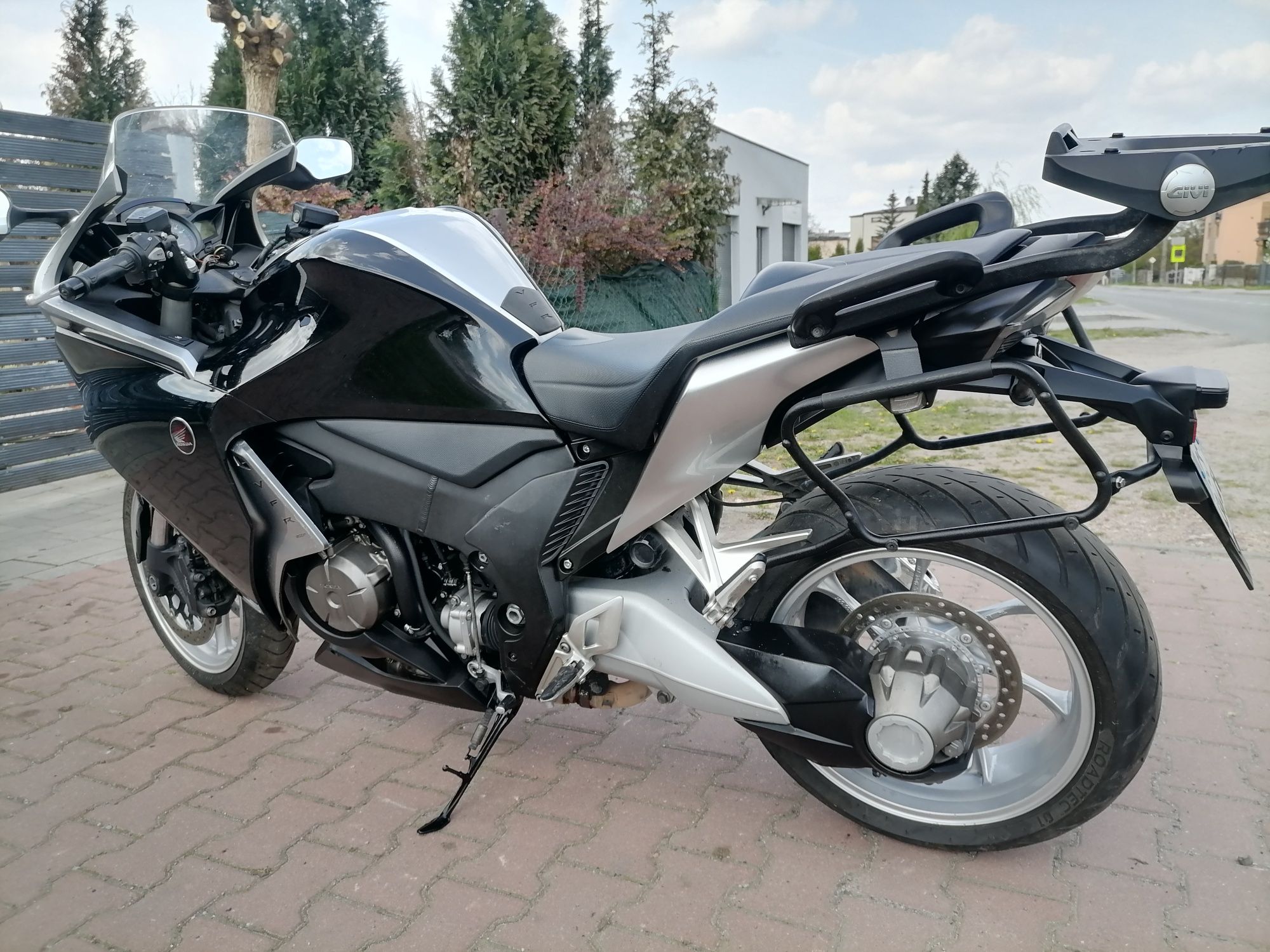 Vfr1200f 2013 mały przebieg