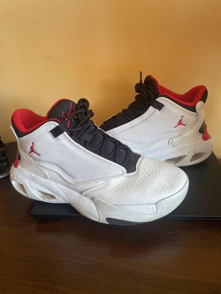 Jordan Max Aura 4