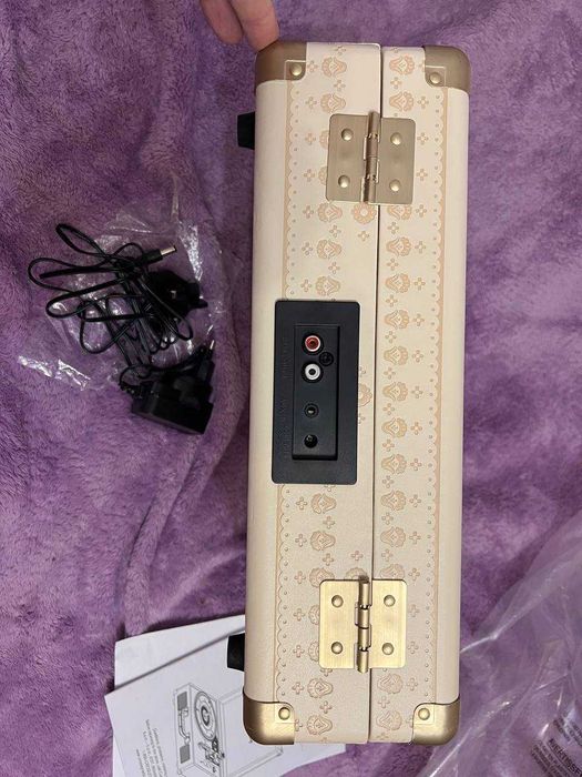 Грамафон Crosley Cruiser Plus.