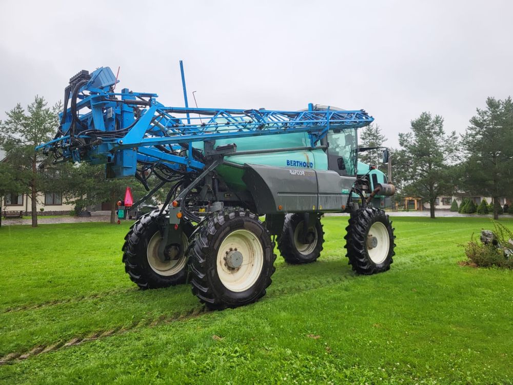 Opryskiwacz samojezdny Berthoud Raptor 4200