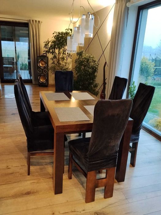 Zestaw 6 krzeseł i stół