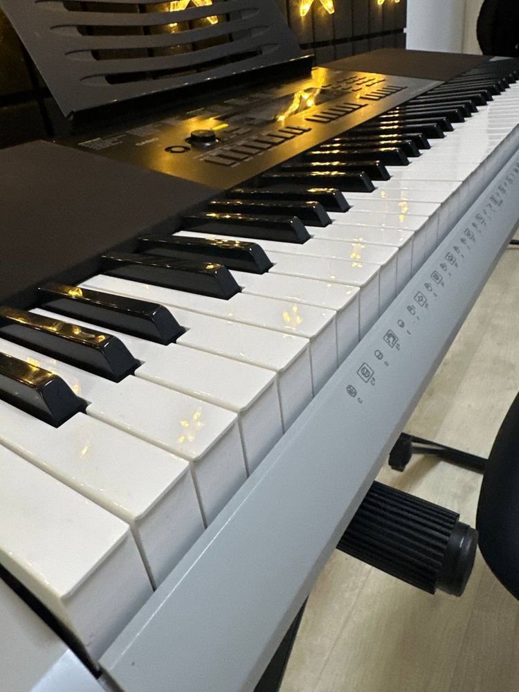Цифрове піаніно CASIO, 76 клавіш, синтезатор, піаніно! Звук супер!