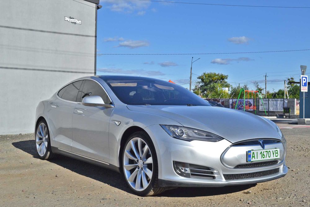 Продам Tesla Model S P85+