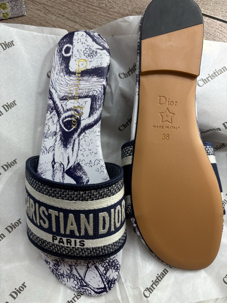 Тапочки в стиле Dior Slides