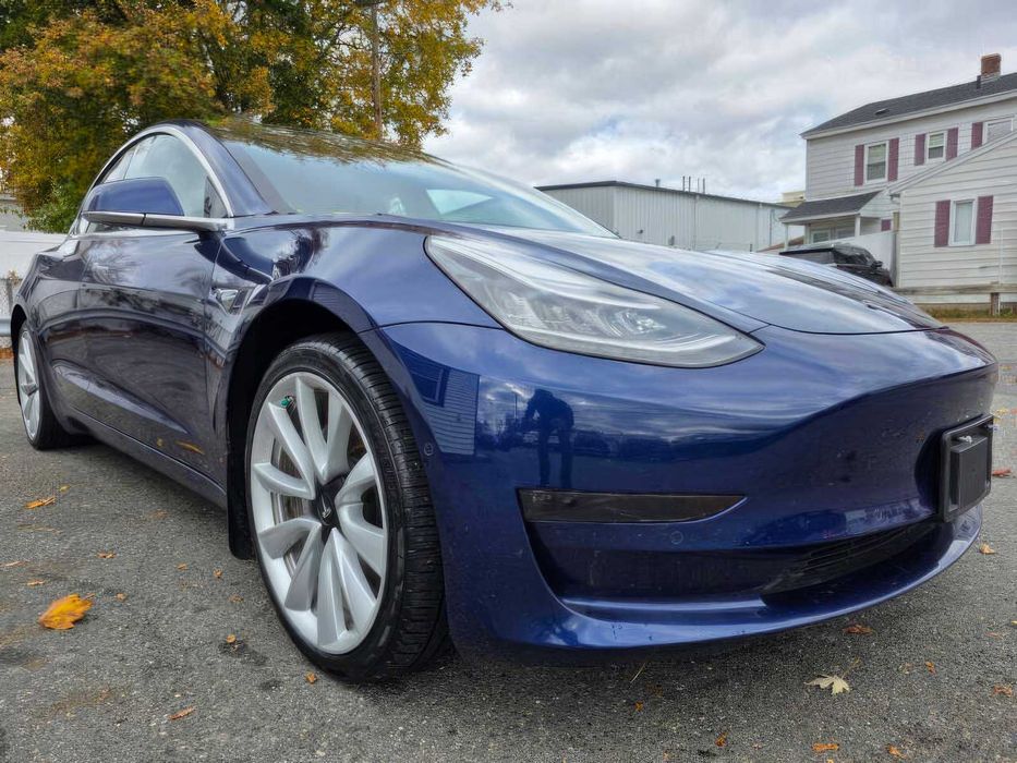 Tesla Model 3 Long Range      2019
