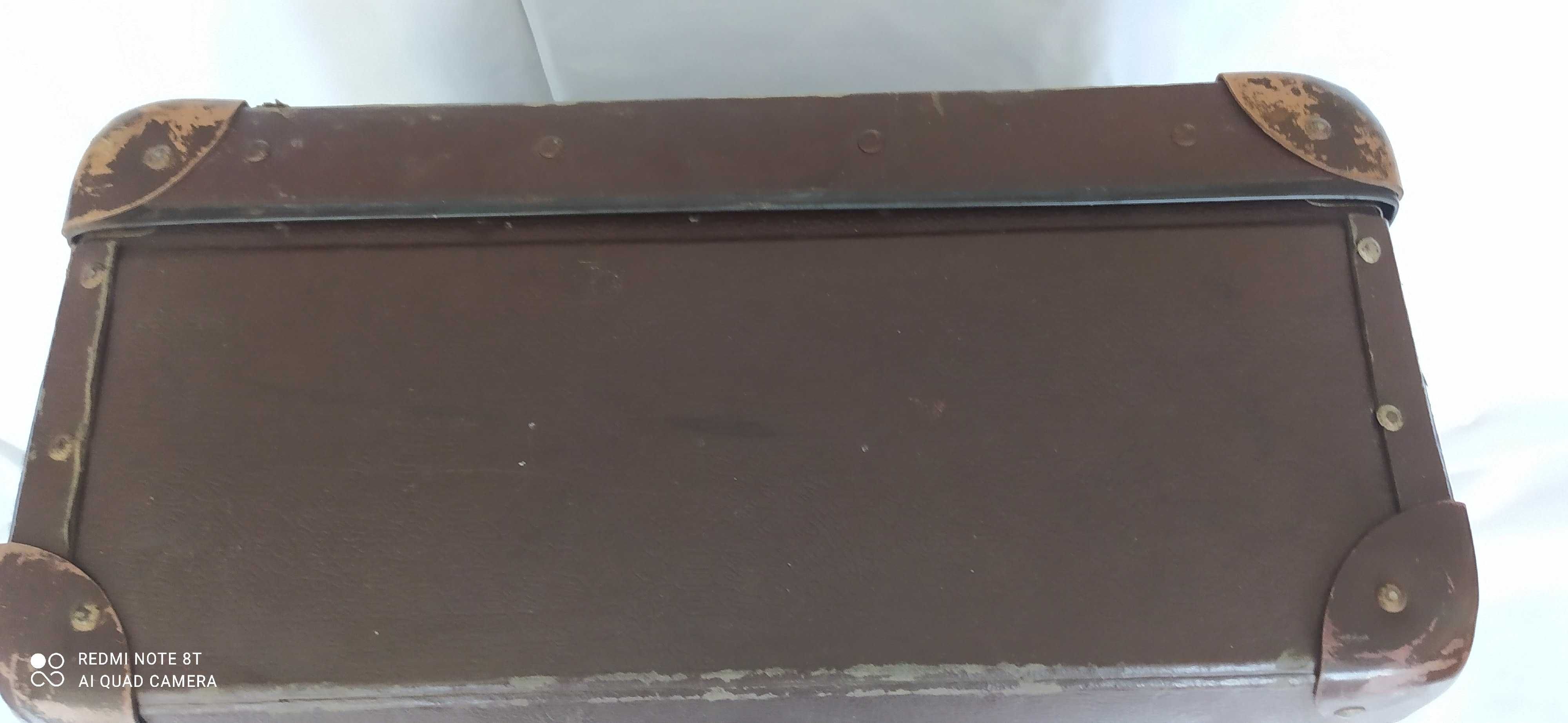 Stara zabytkowa tekturowa walizka 60x37x17cm z PRLu.