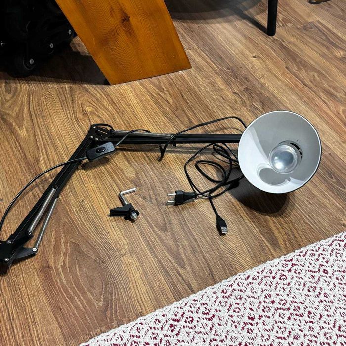 Lampa biurkowa 1x60W czarna