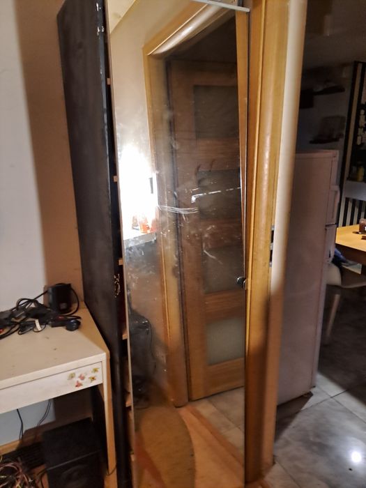 Witam sprzedam za grosze parę mebli może komu się przydadzą