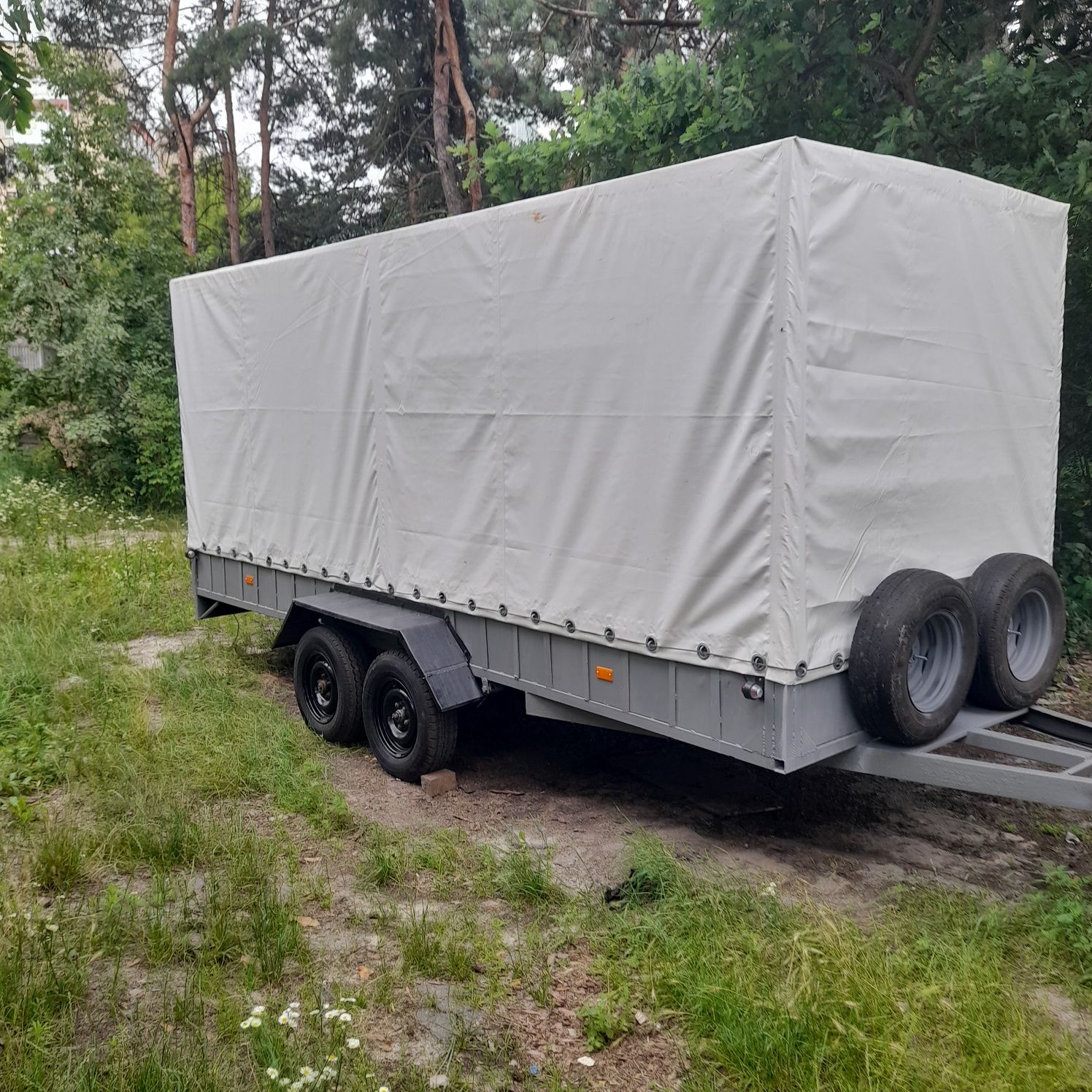 Продам двухосный прицеп
