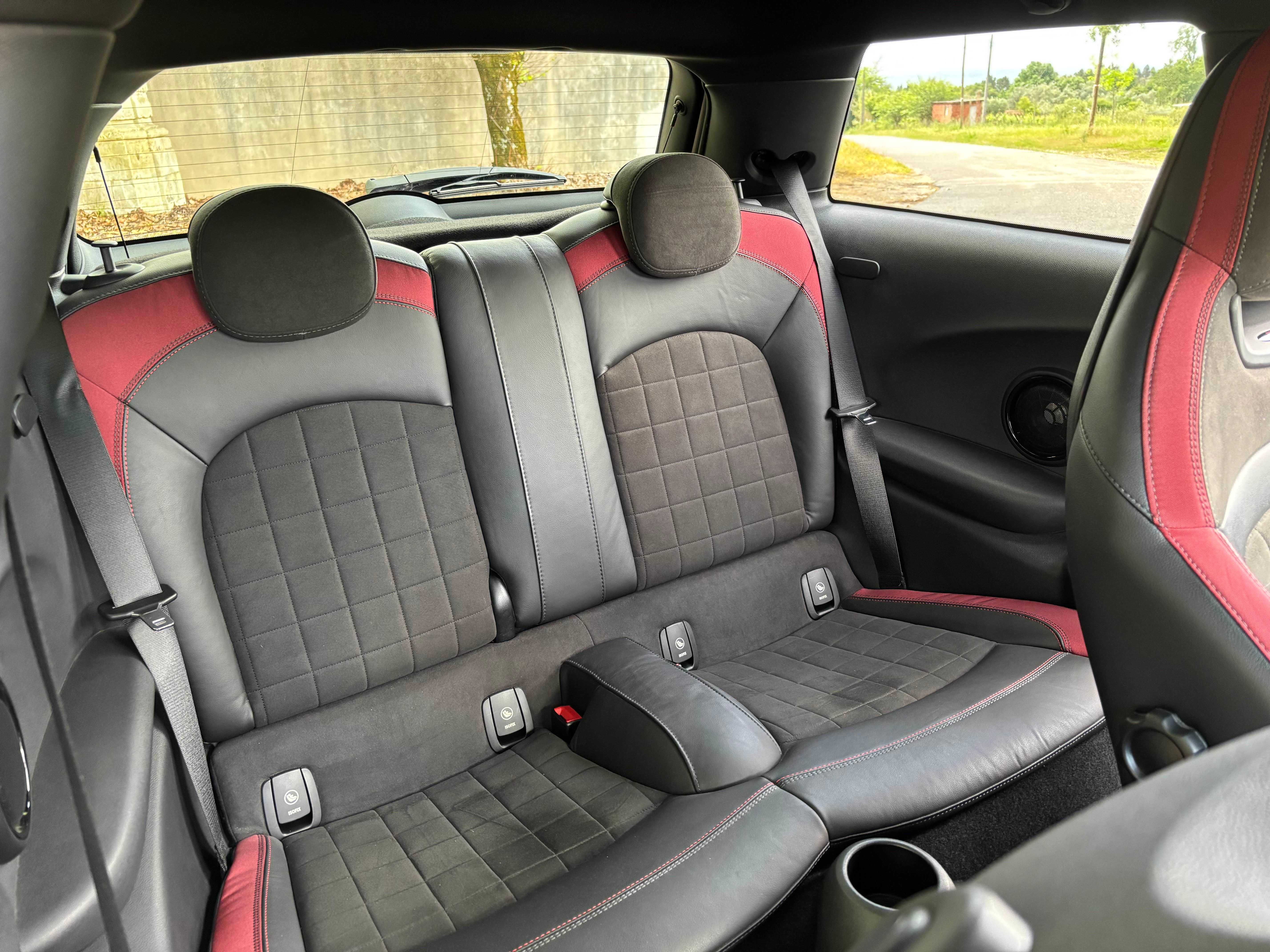 Mini John Cooper Works – 231cv – 56 mil km – Nacional - 11/2018