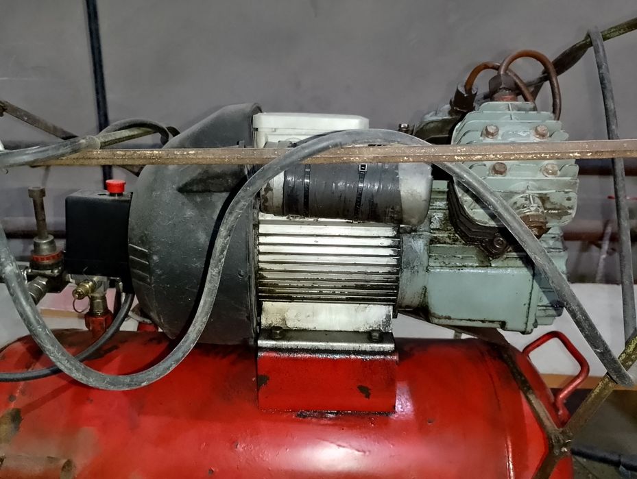 Компресор Forte vfl 50