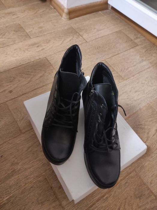 Жіночі ботинки осінь (шкіряні) 41р.