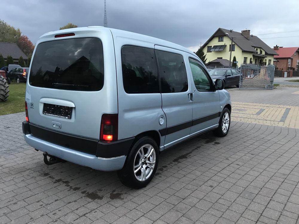 Cały na części Peugeot  partner  2007 kod  EYLC osobówka