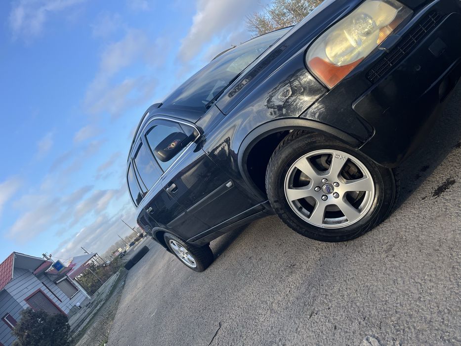 Продаєця ВОЛЬВО ХС 90