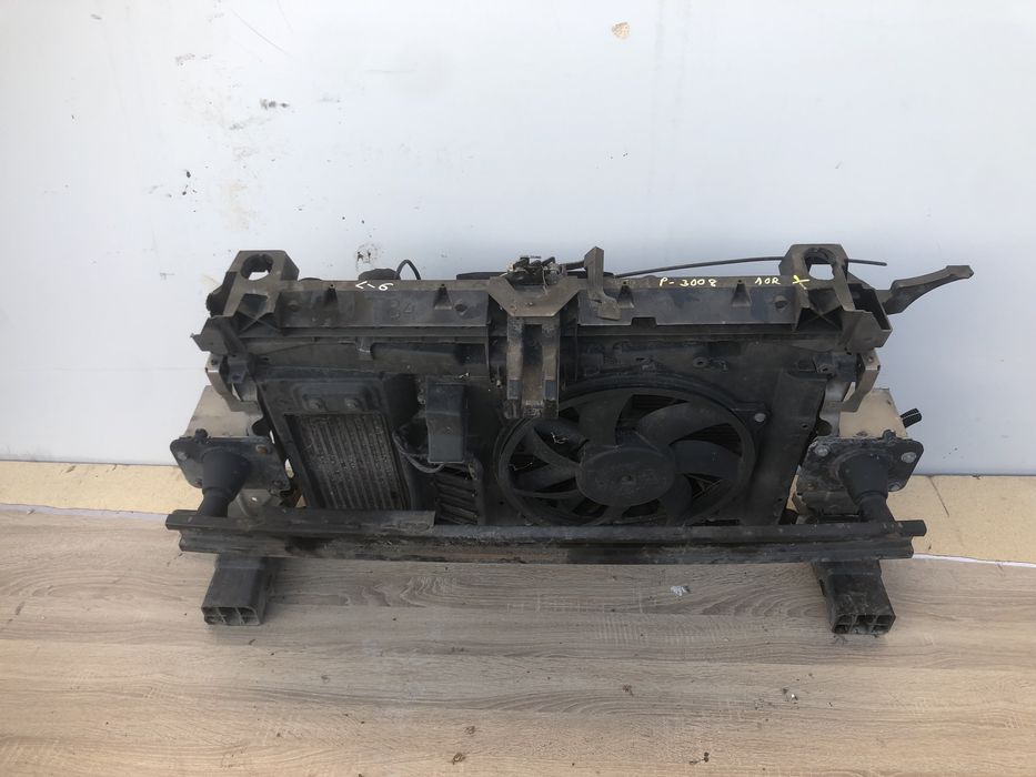 Телевізор передній панель Peugeot 3008 2010 рік  ціна в зборі