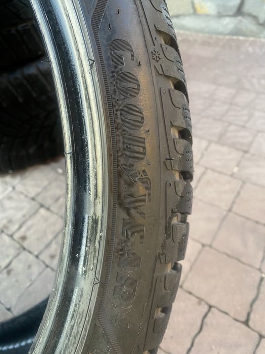 Шини 245.35.20 нові