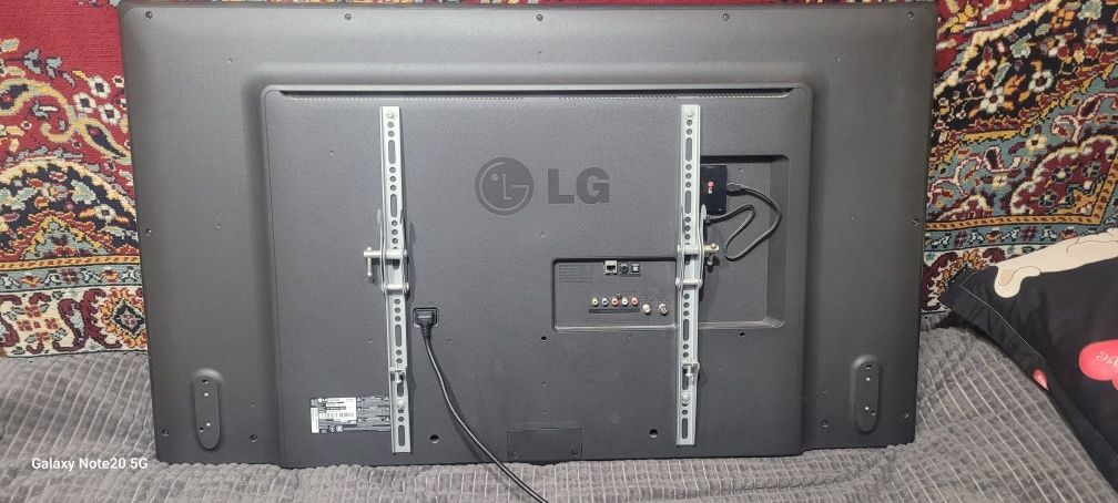 Продам телевізор LG 49LF640V