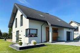 Rozpoczęta budowa domu w Żurawkach A lustrzane odbicie