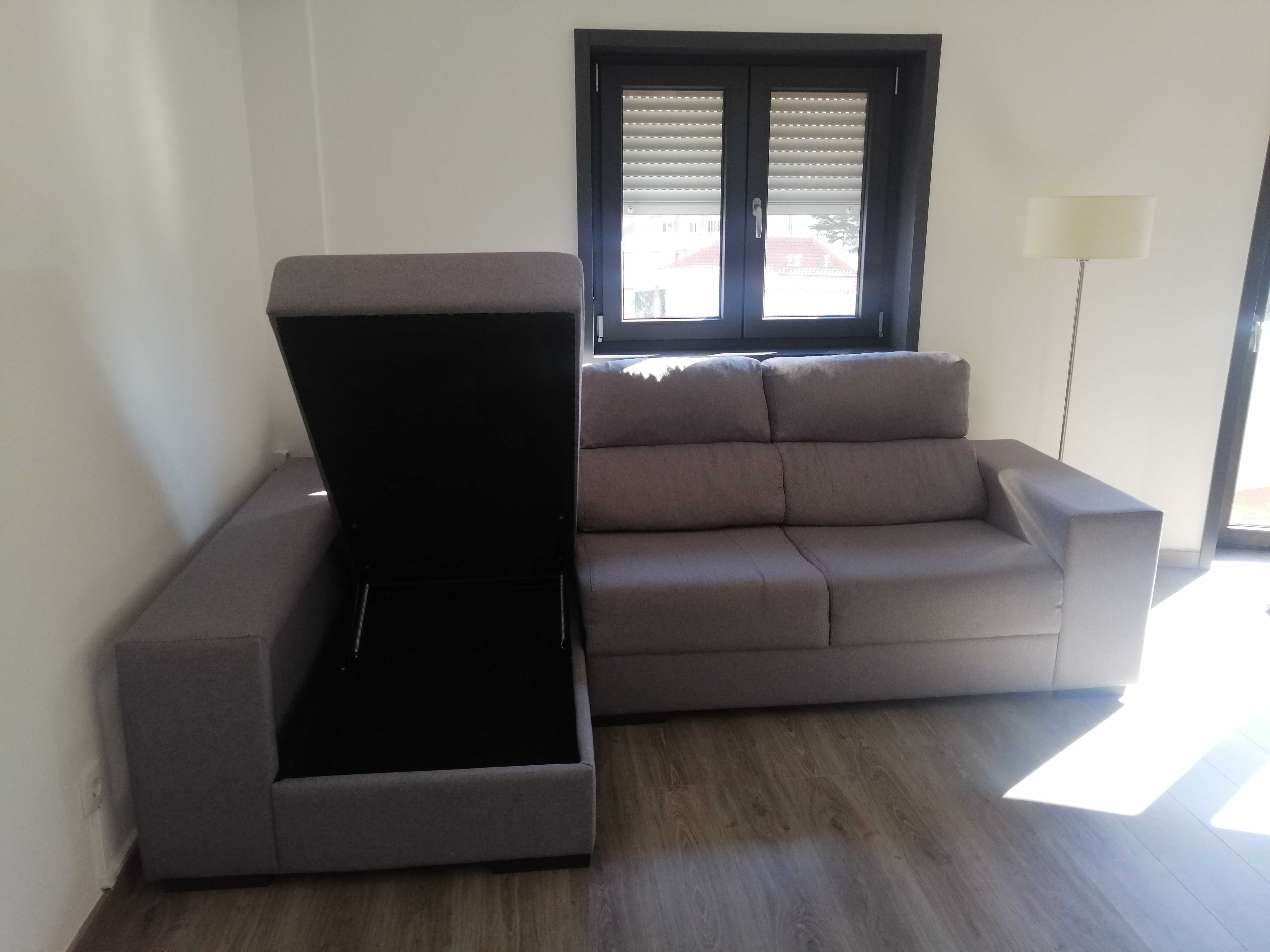 Sofá 3 lugares com Chaise long