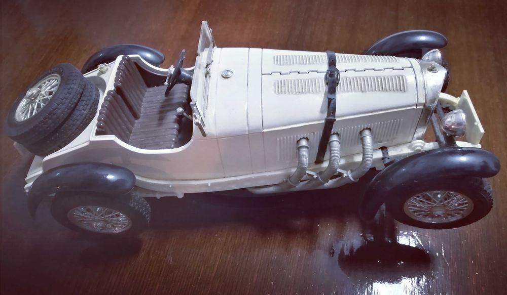 Mercedes Benz (Burago) 1/18