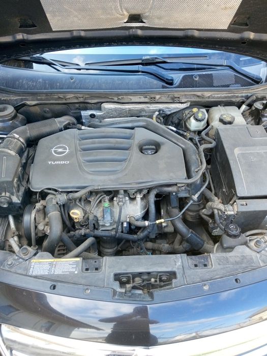 Opel insignia 2009 рік 2.0 бензин Обмін