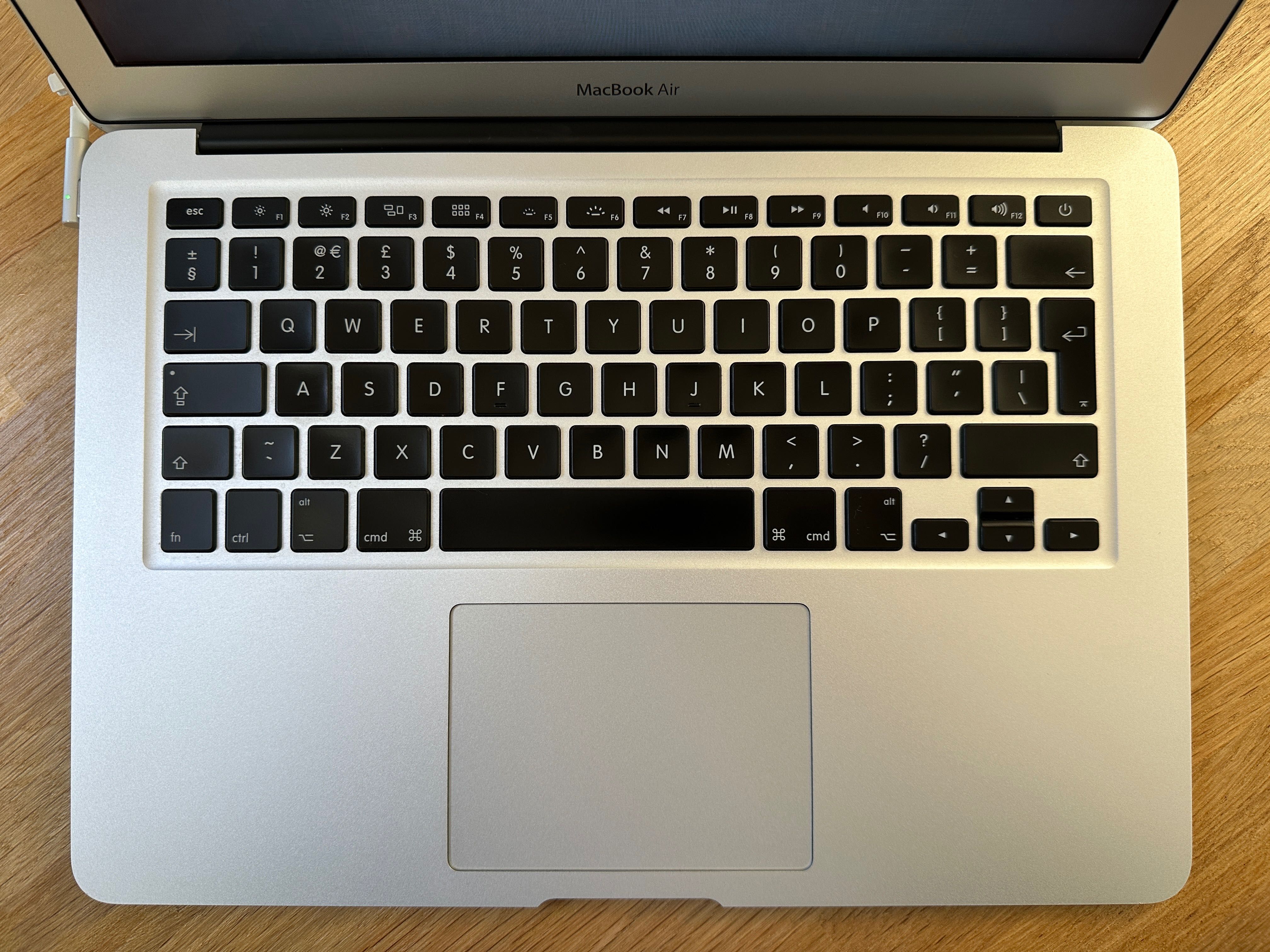 Laptop MacBook Air 13" A1369 wizualnie stan kolekcjonerski