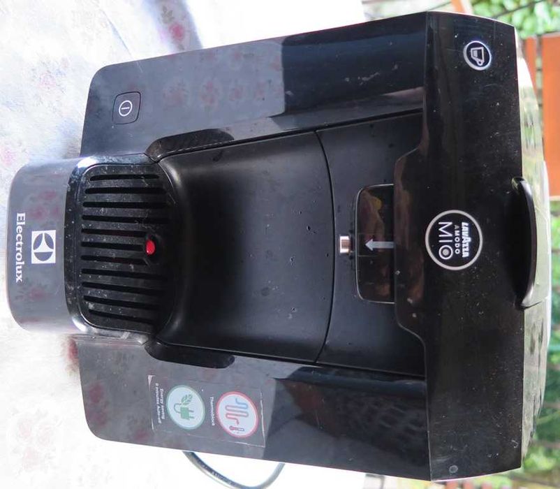 ekspres do kawy na kapsułki lavazza amodo mio electrolux elm5000bk