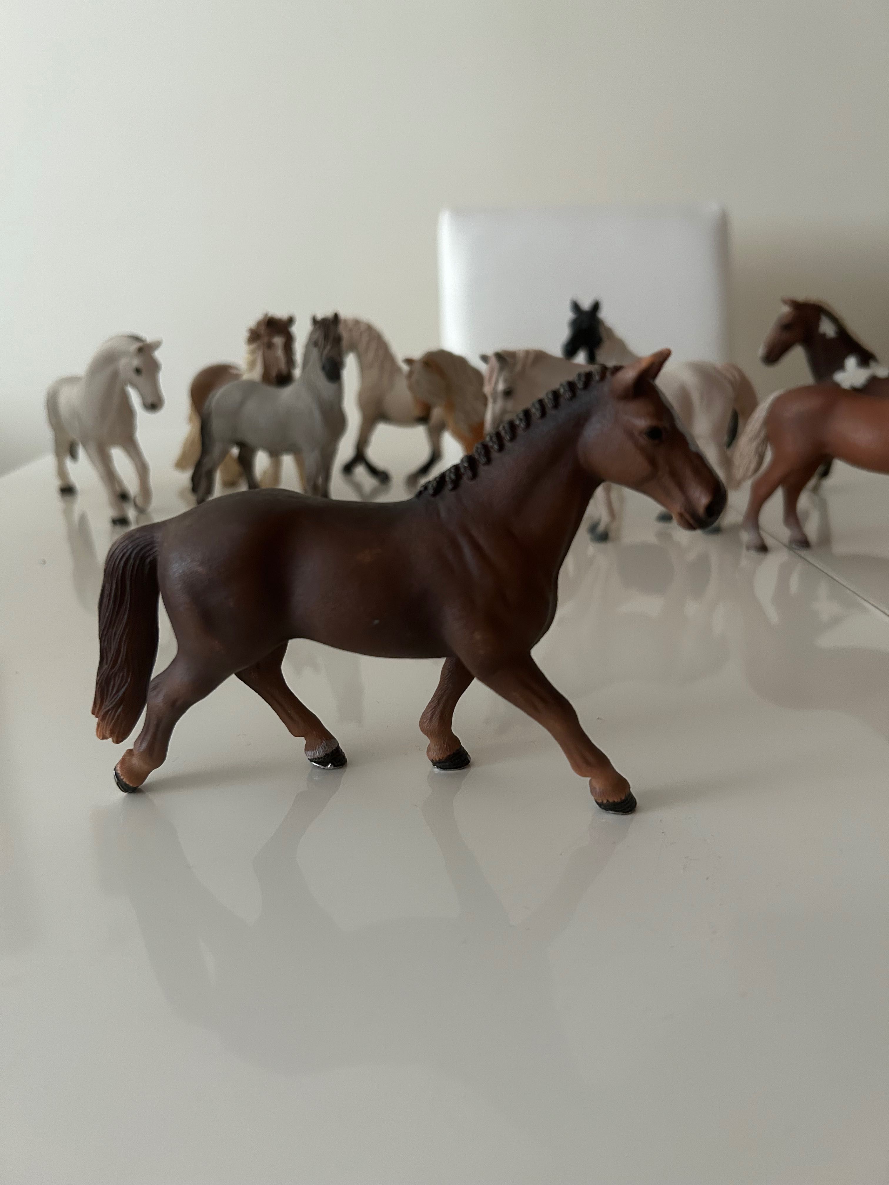 Figurka konia z jeźdźcem Schleich