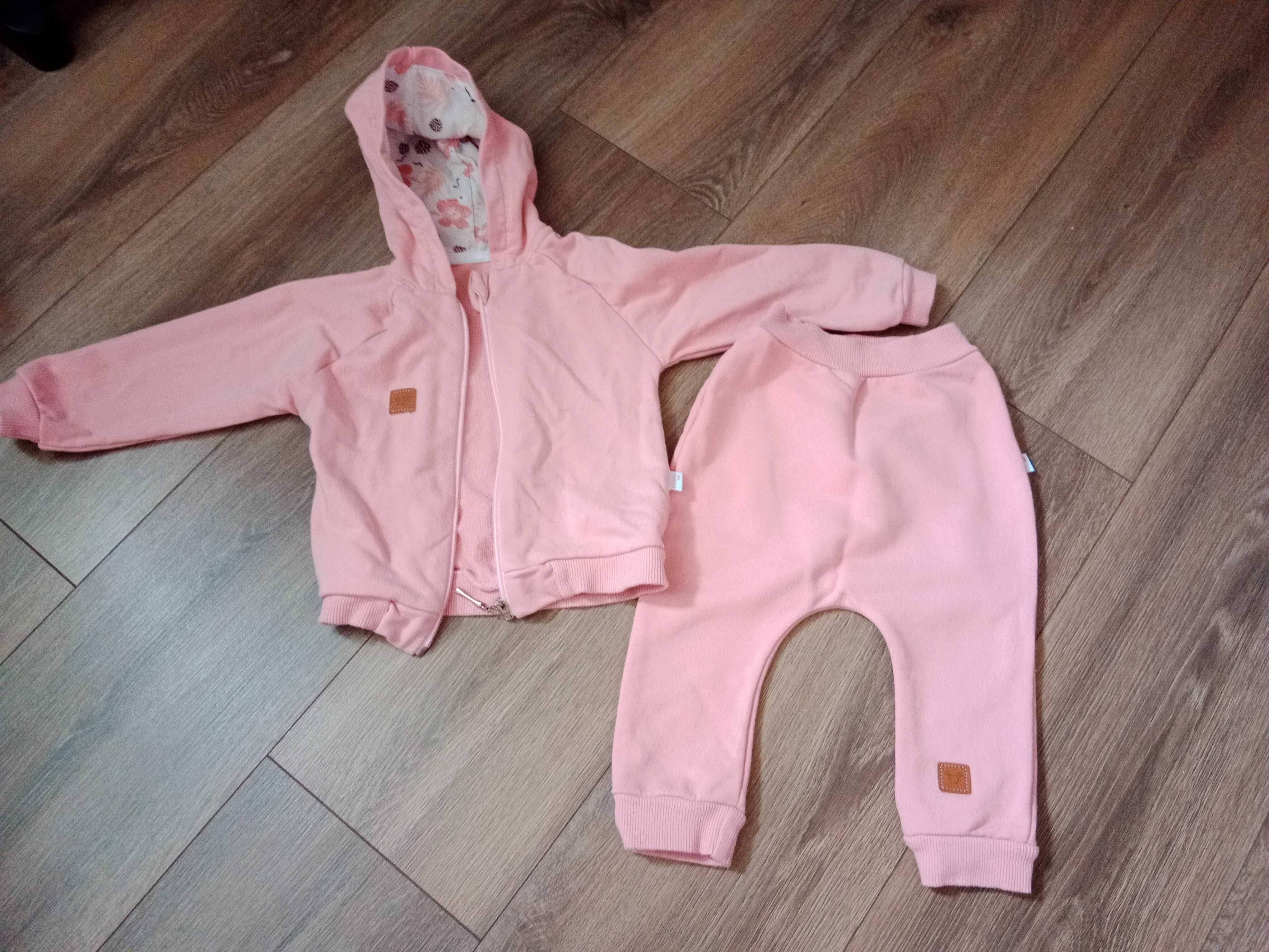 Sprzedam dres dla dziewczynki 80