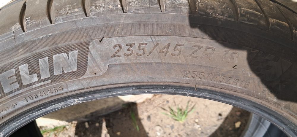 Opony michelin 235/45-/18-19rok
