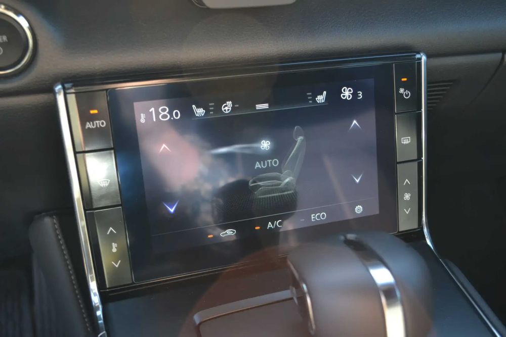 Mazda MX-30      2023