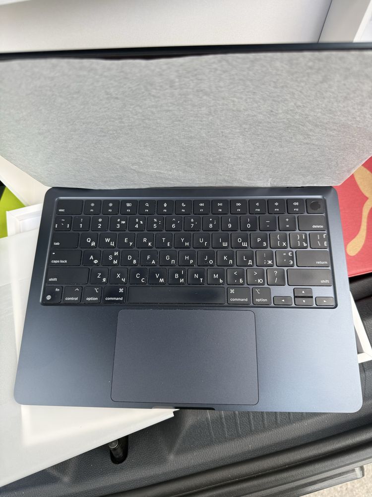 MacBook Air M2 2022 8/256gb
