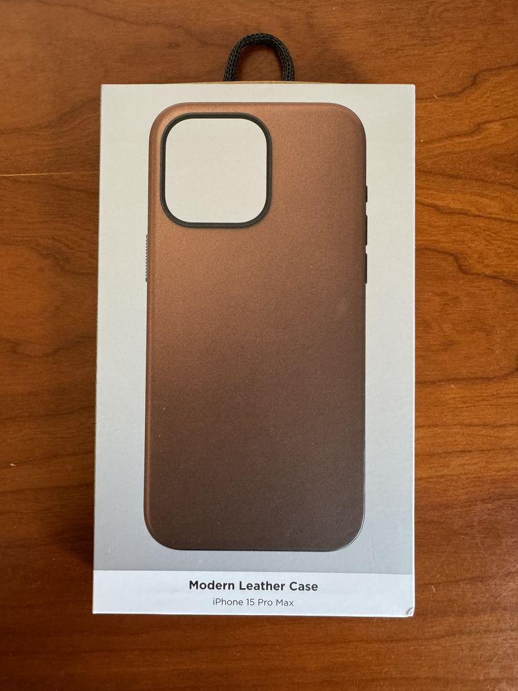 Capa Nomad Modern Leather iPhone 15 Pro Max - Pele genuína