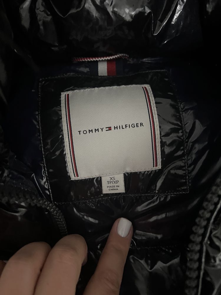 Лаковая куртка Tommy Hilfiger