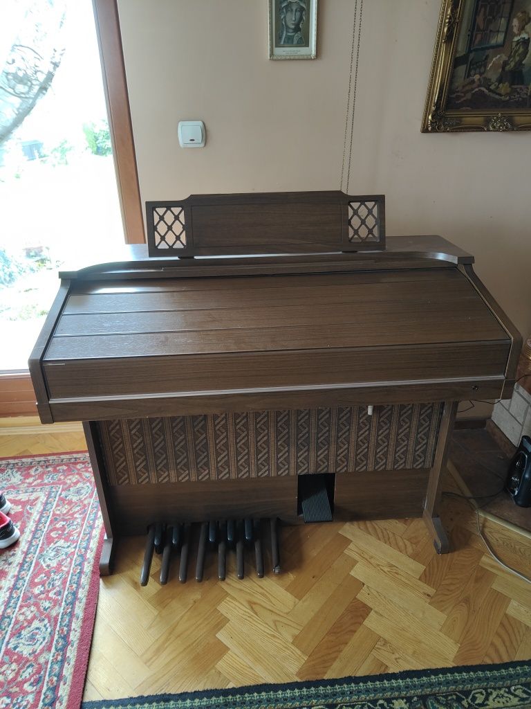 Organy Yamaha C-55