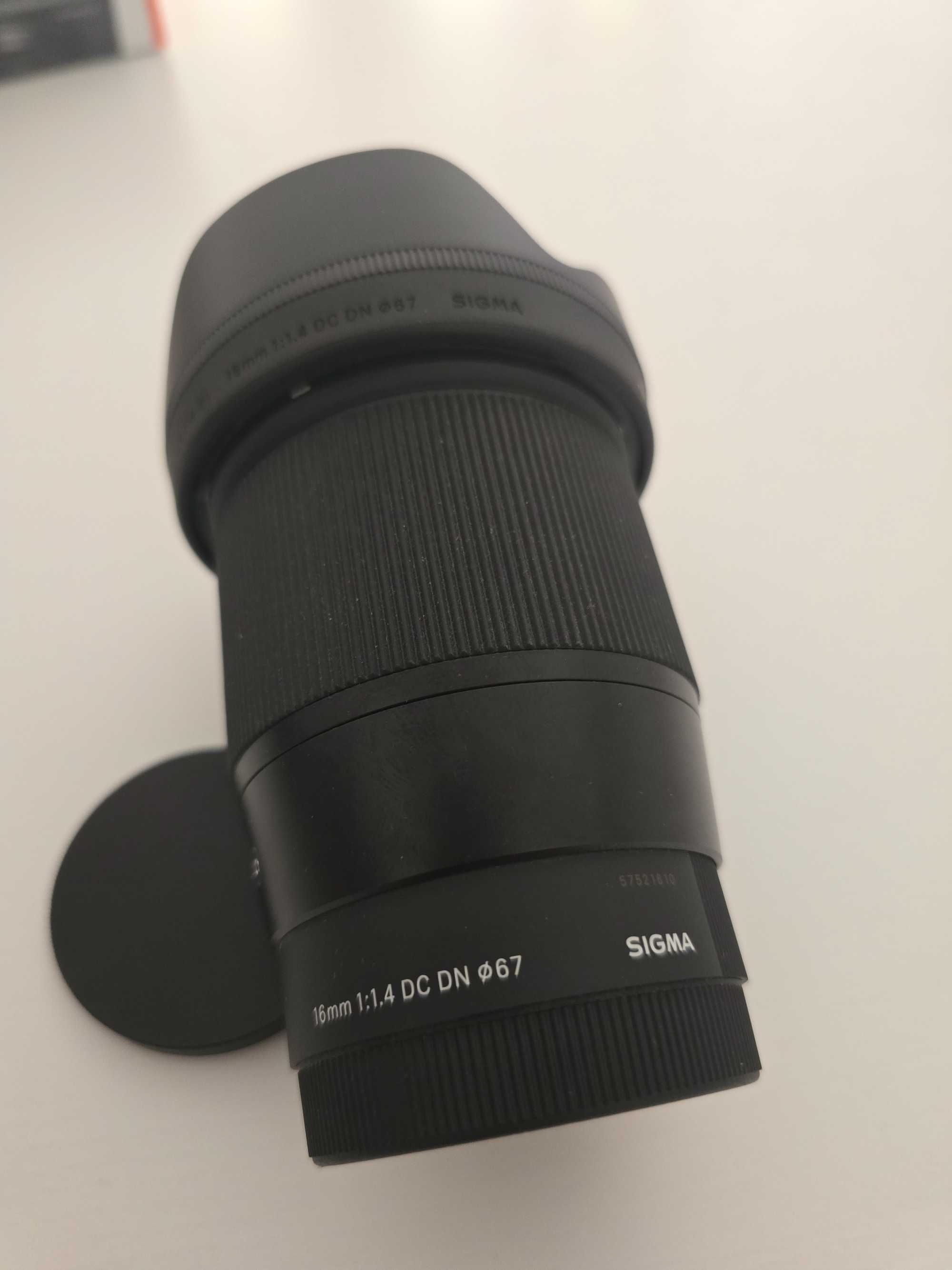 Sony ZV-E10 + Sigma 16mm + FE 50mm + Dummy Batery